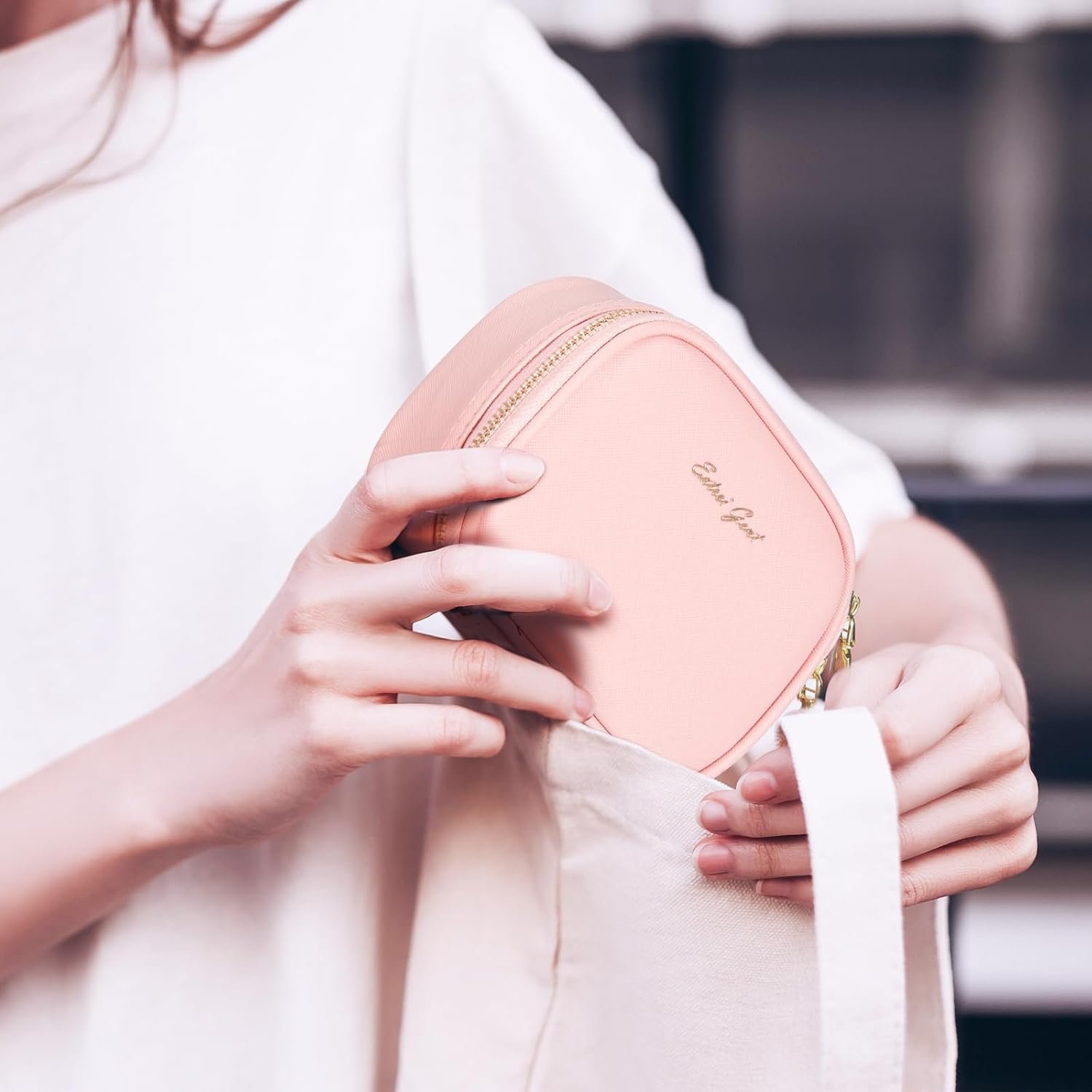 Custom Logo Mini Makeup Bag with LED Mirror, Private Label Small Travel Cosmetic Organizer 3 Light Modes Adjustable Brightness, Manufacturer Portable Toiletry Bag for Women Pool Parties Work Touch-Ups