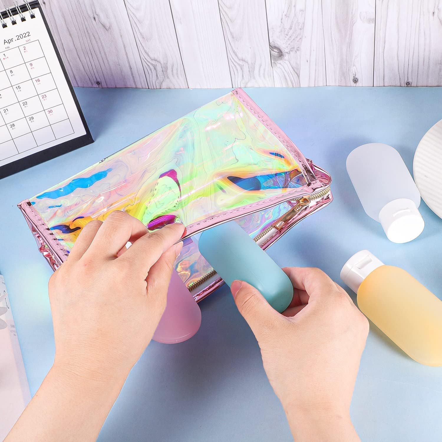 Factory 10 Pcs Holographic Makeup Bags Bulk Private Label Clear Portable Zippered Toiletry Custom Logo Waterproof Cosmetic Bags for Bachelorette Party Favors Wedding Gifts Bride Bridesmaids