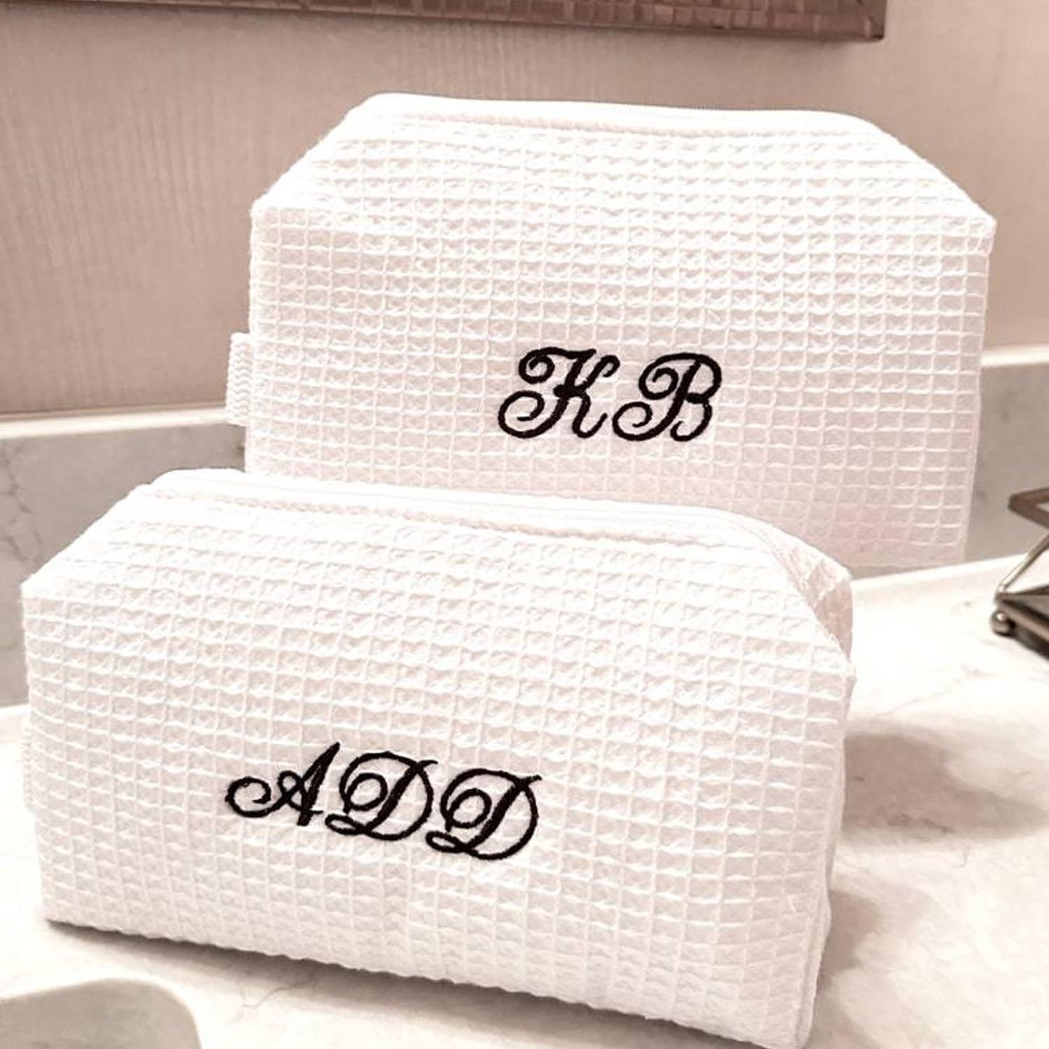 Manufacturer Personalized Waffle Makeup and Stationery Bag for Girls, Private Label Large Capacity Travel Storage, Custom Logo Bridesmaid Gifts (7x11x18cm) Manufacturer Personalized Waffle Makeup and Stationery Bag for Girls, Private Label Large Capacity Travel Storage, Custom Logo Bridesmaid Gifts (7x11x18cm)