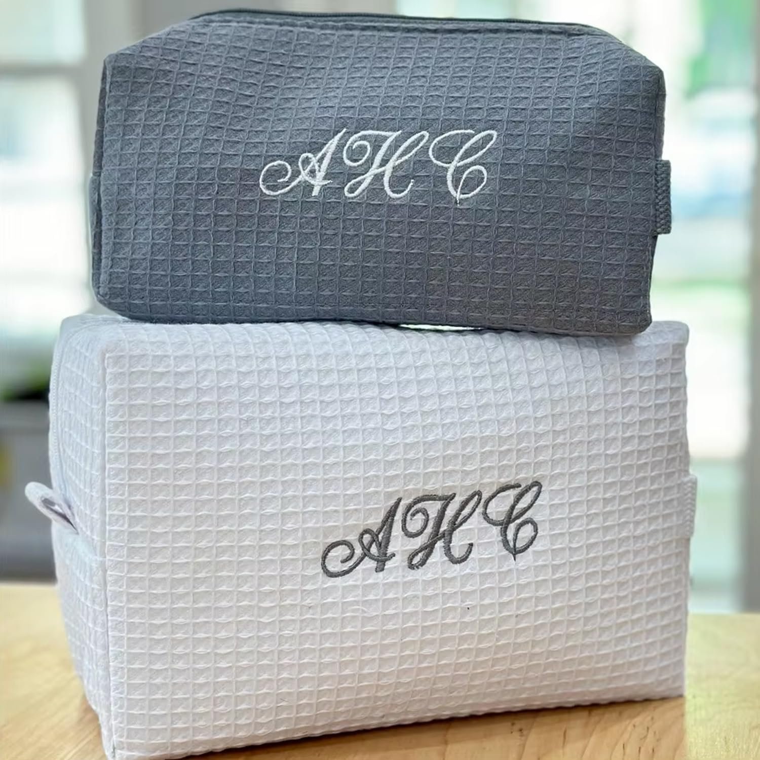 Manufacturer Personalized Waffle Makeup and Stationery Bag for Girls, Private Label Large Capacity Travel Storage, Custom Logo Bridesmaid Gifts (7x11x18cm) Manufacturer Personalized Waffle Makeup and Stationery Bag for Girls, Private Label Large Capacity Travel Storage, Custom Logo Bridesmaid Gifts (7x11x18cm)