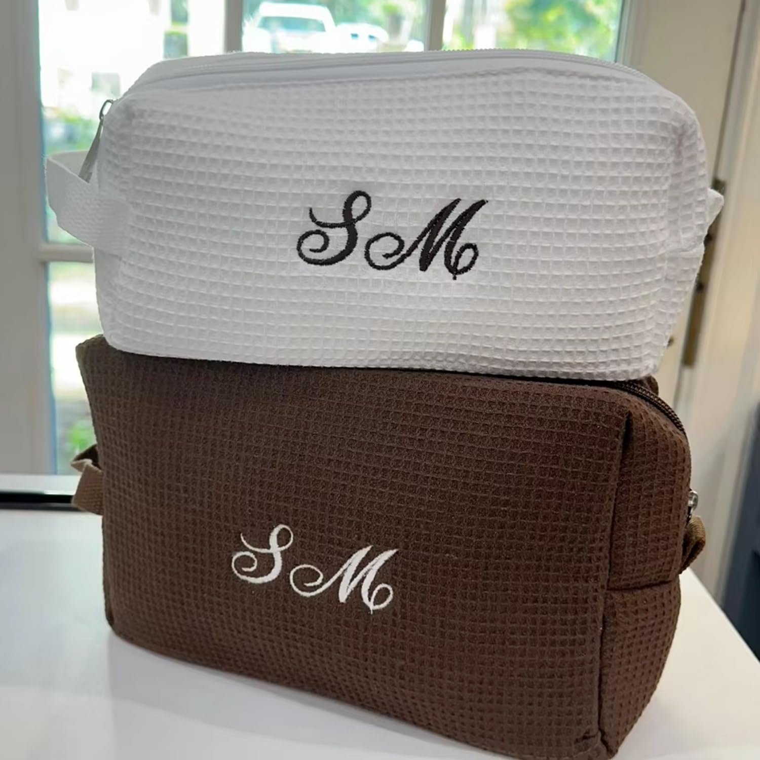 Manufacturer Personalized Waffle Makeup and Stationery Bag for Girls, Private Label Large Capacity Travel Storage, Custom Logo Bridesmaid Gifts (7x11x18cm) Manufacturer Personalized Waffle Makeup and Stationery Bag for Girls, Private Label Large Capacity Travel Storage, Custom Logo Bridesmaid Gifts (7x11x18cm)