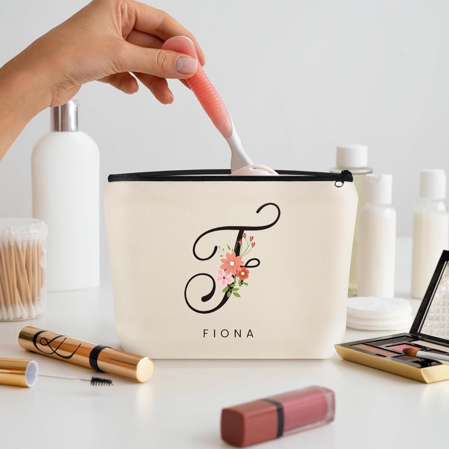 Custom Logo Personalized Travel Makeup Bag with Initial and Name Private Label for Bridesmaids Bridal Shower Gifts Manufacturer