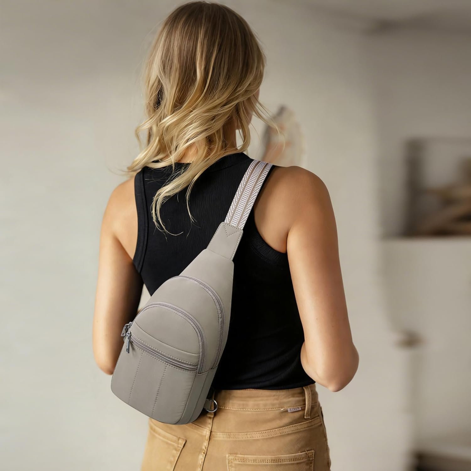 Custom Logo Small Sling Bag for Women Private Label Puffer Crossbody Anti Theft RFID Purses Fanny Packs Manufacturer for Travel Hiking